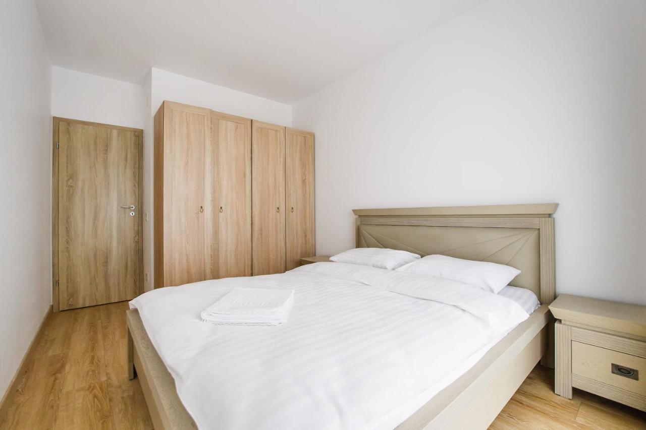 Sunny View 2 Bedroom Central Apartment オラデア エクステリア 写真