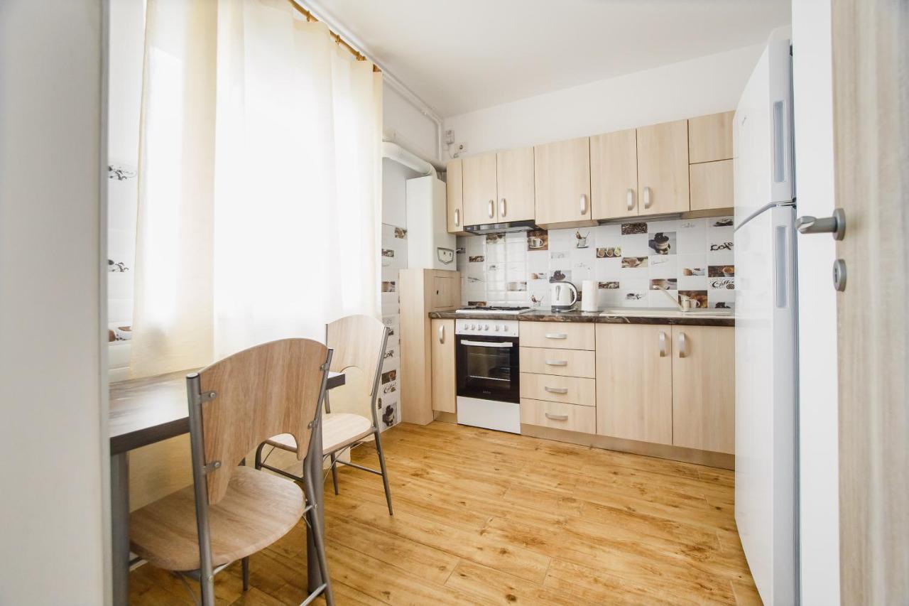 Sunny View 2 Bedroom Central Apartment オラデア エクステリア 写真