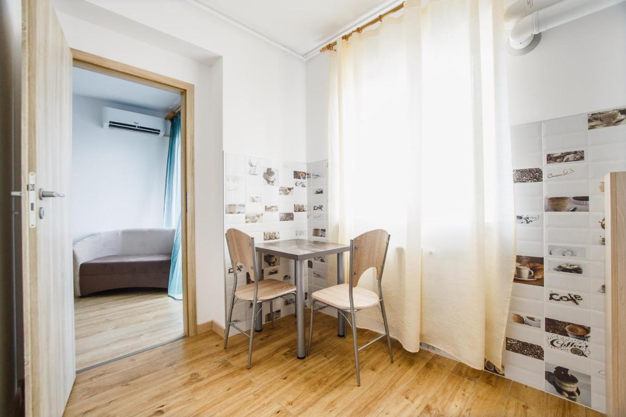 Sunny View 2 Bedroom Central Apartment オラデア エクステリア 写真